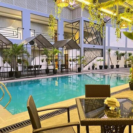 Hotel Halo Angeles City Экстерьер фото
