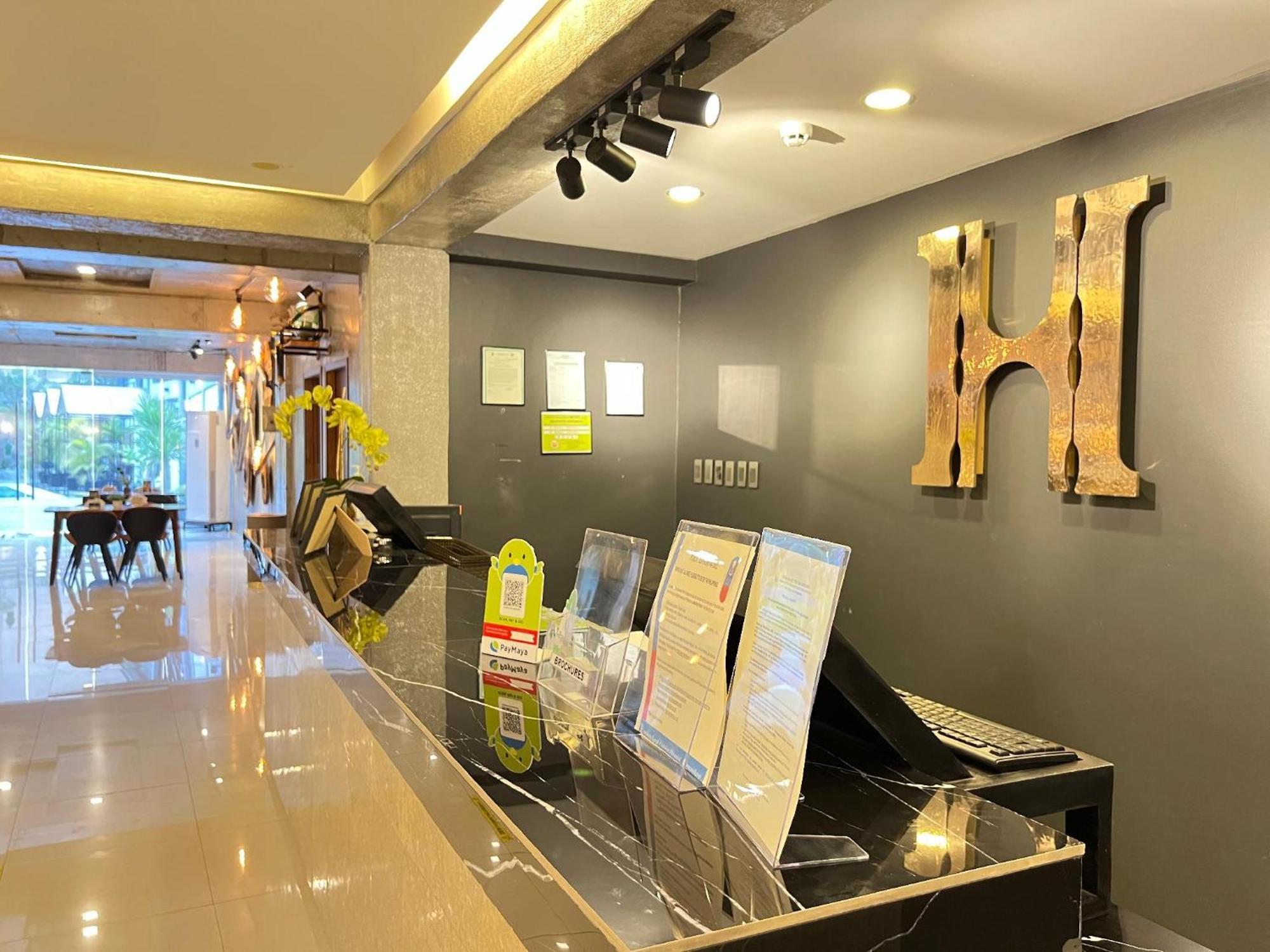 Hotel Halo Angeles City Экстерьер фото